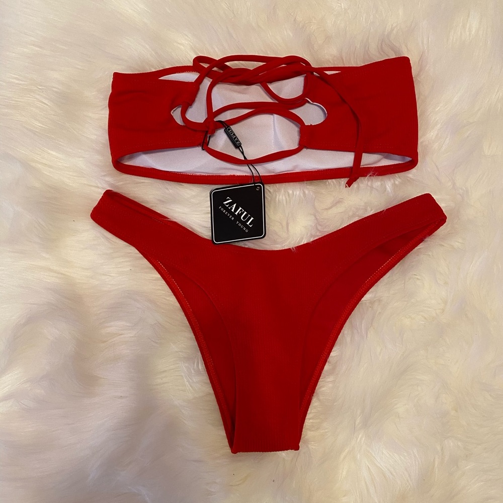 Two piece ! - Picture 2 of 2